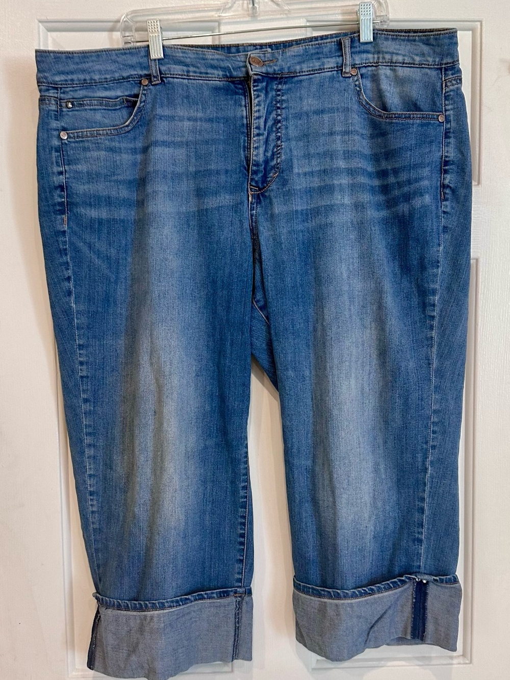 Code Bleu Light Blue Denim Capri Pants – Size 22W
